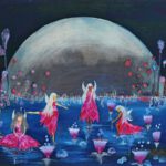 Wanddecoratie voor een meisjeskamer. Elfjes die in het maanlicht dansen met mooie roze jurkjes.